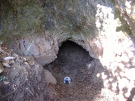 Avaros-barlang bejárata