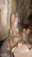Állócseppkövek a Vacska-barlangban